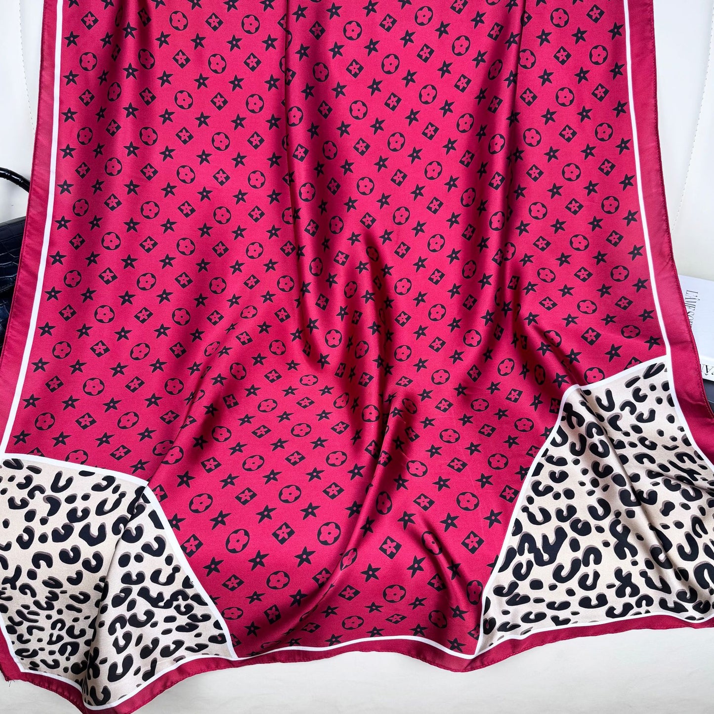 Fashion versatile geometric star leopard print beautiful brocade long silk scarf, elegant and high-end women's outer shawl