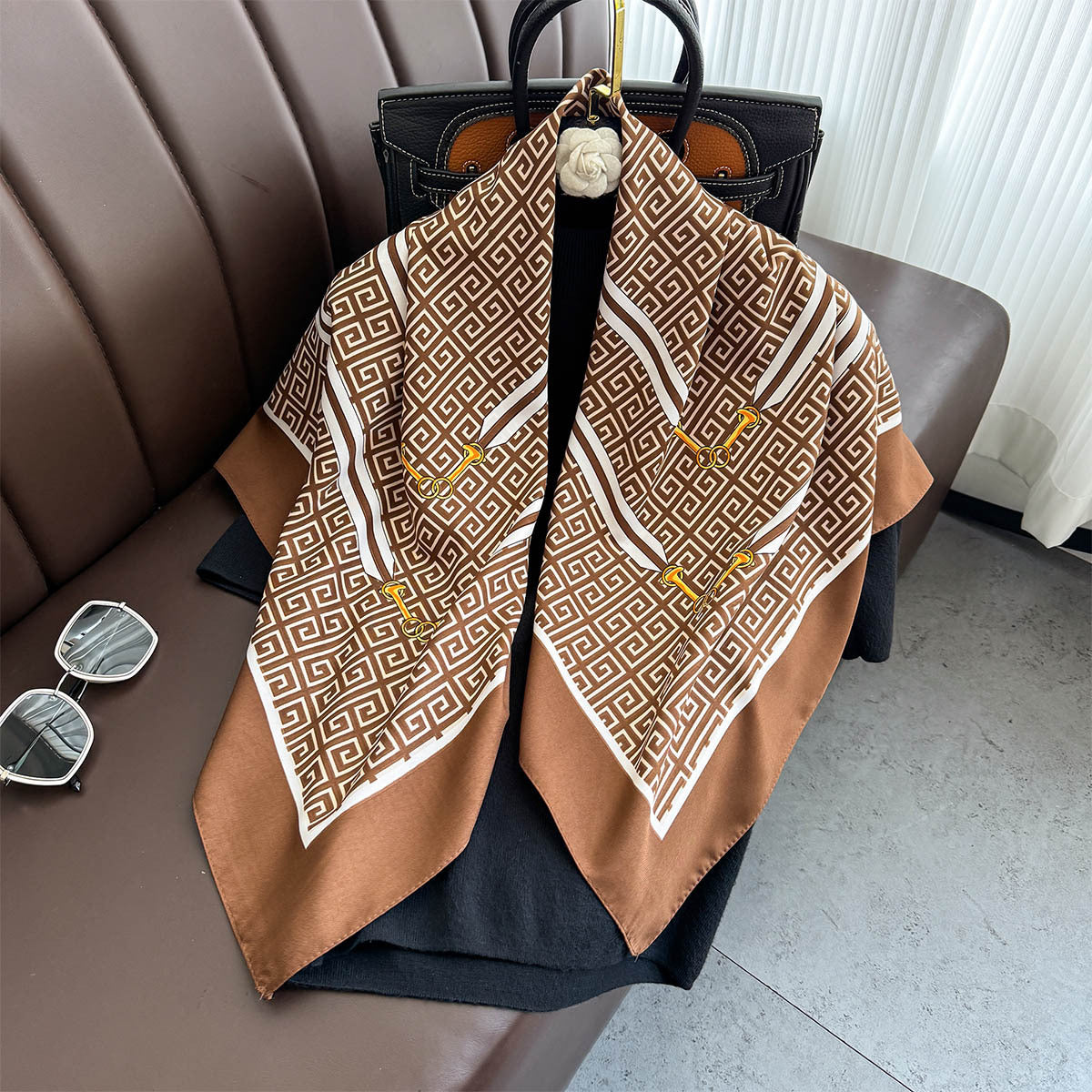 Korean version of the new spring and summer chain, letter large square scarf, high-end outer shawl decorative scarf, neck protection tide