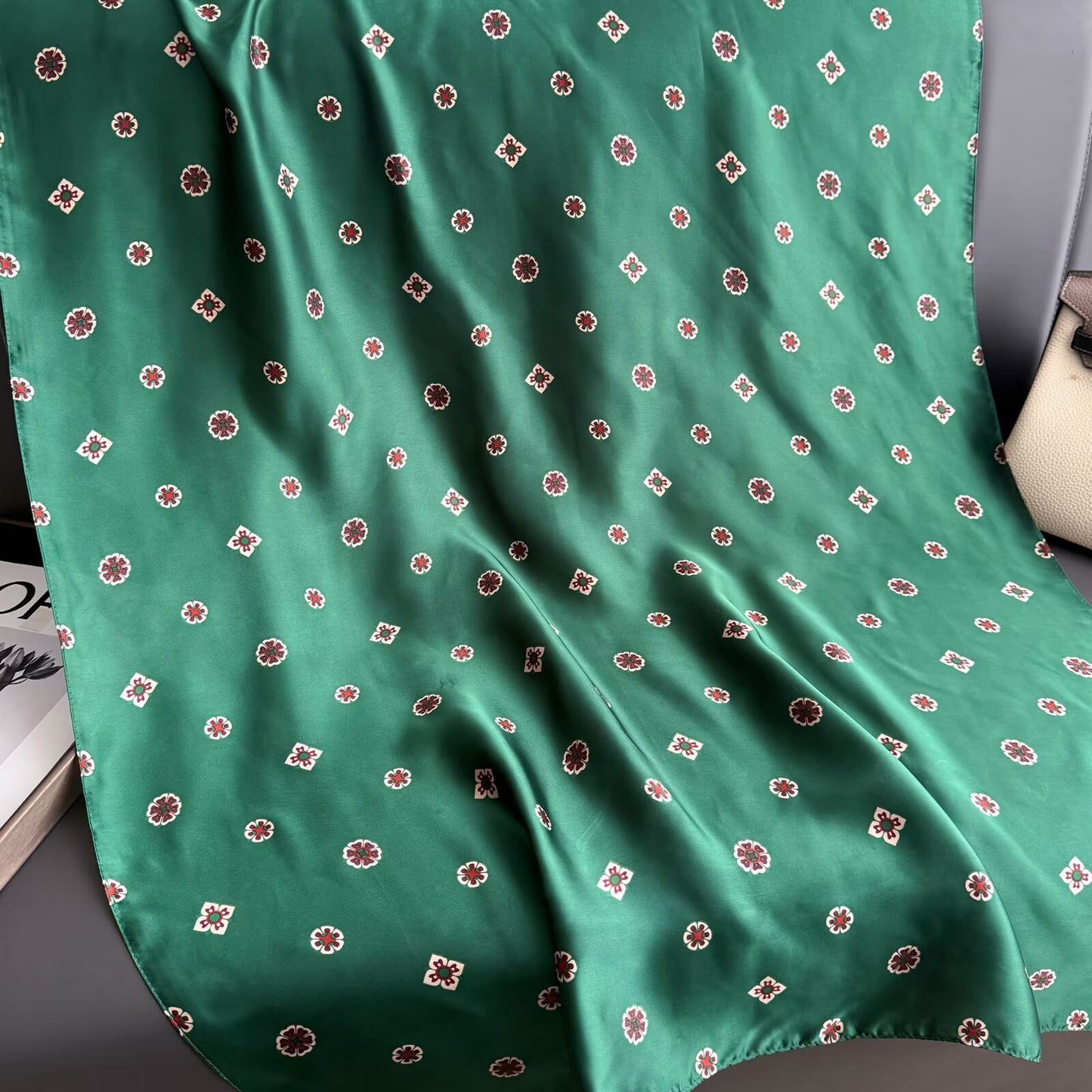 Simple and elegant, versatile small floral Duoli brocade long silk scarf, spring and summer travel vacation with sunscreen shawl