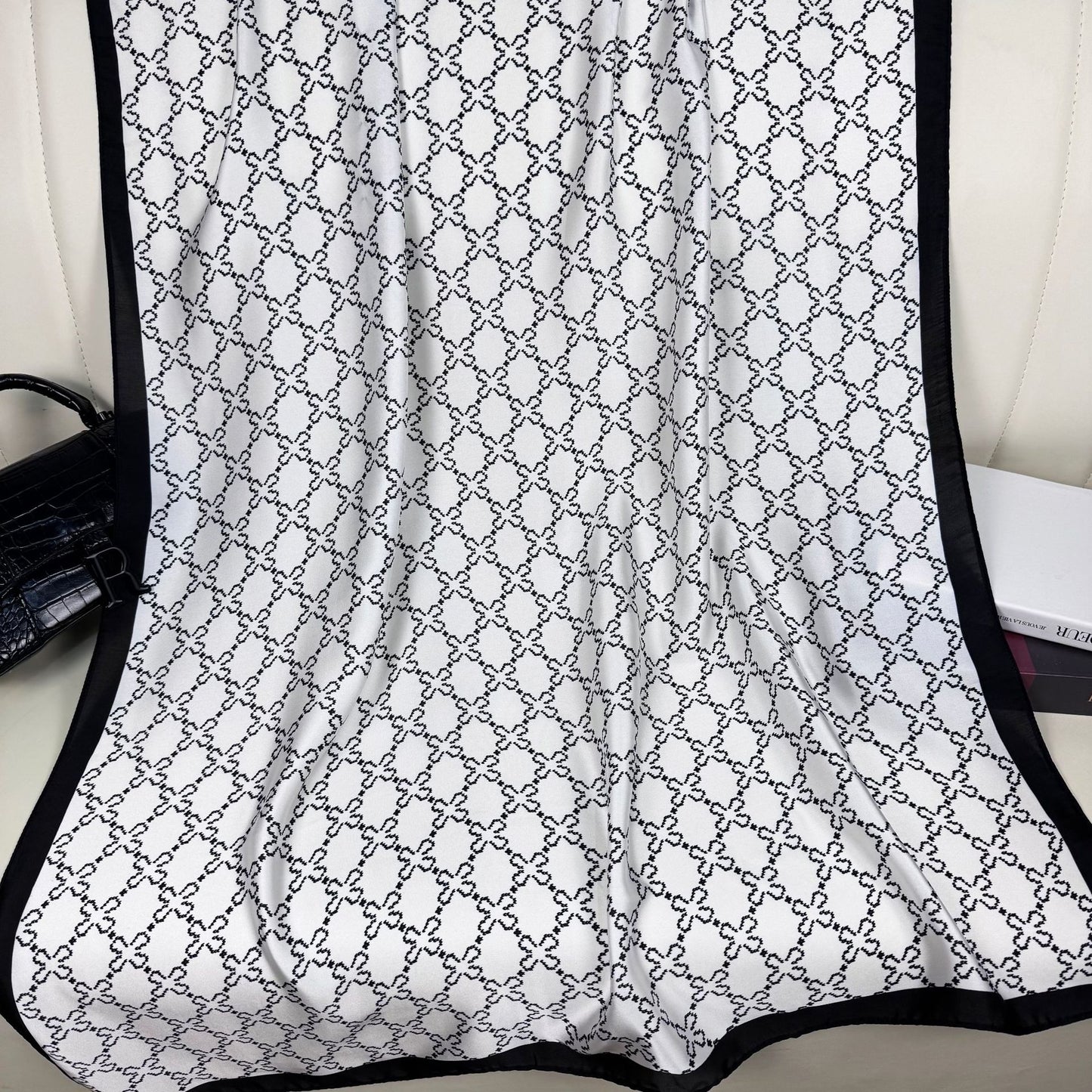 Simple and elegant ethnic women's decorative outer shawl, geometric cross pattern printing long silk scarf headscarf