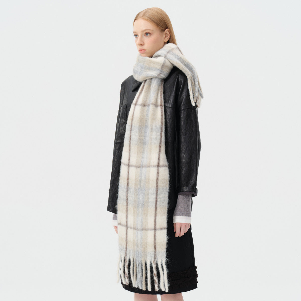 Niche wool blended light beige plaid scarf women's thickened Korean baidai wool scarf ins cross-border