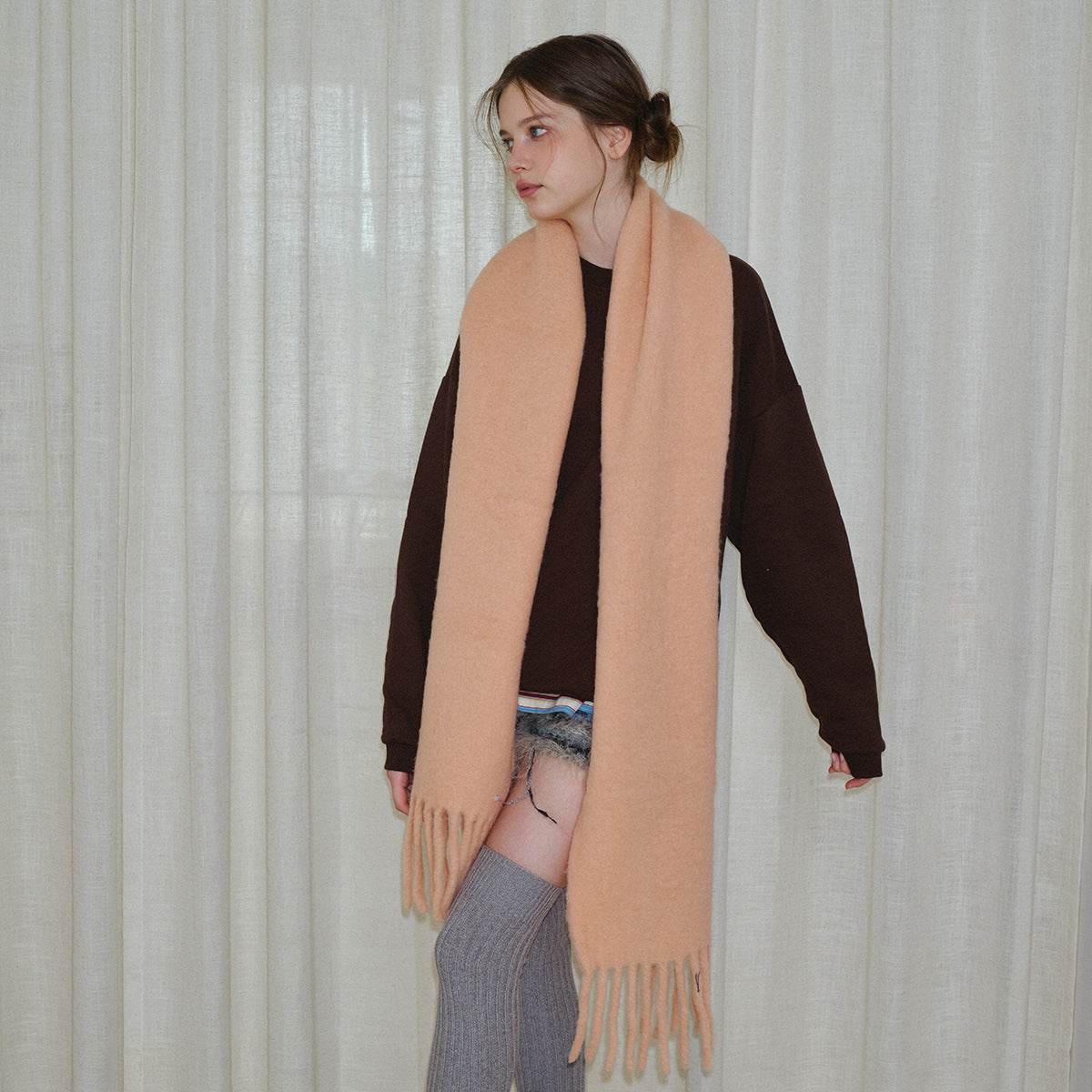 U's same style contains 32 wool solid color scarf for women, soft retro green wool in winter, ins atmosphere to increase the scarf