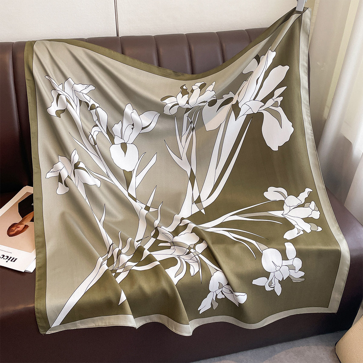 Spring and Autumn new square scarf 90cm large square scarf simulation silk feel scarf women's light luxury high-end retro versatile shawl