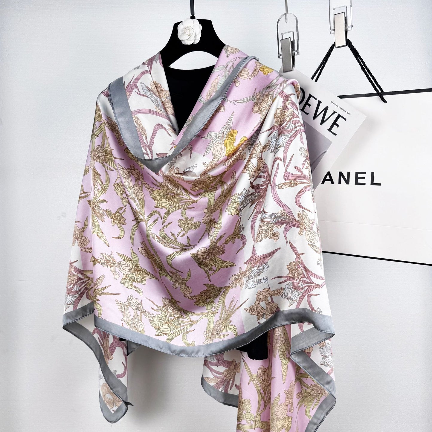Simple and intellectual versatile brocade long silk scarf, fashionable women's decorative outer shawl travel and vacation scarf