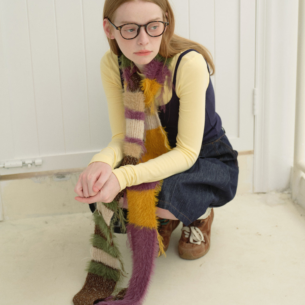 Show multi-material color matching shape decorative striped knitted fringed scarf men's and women's autumn and winter soft wool scarf