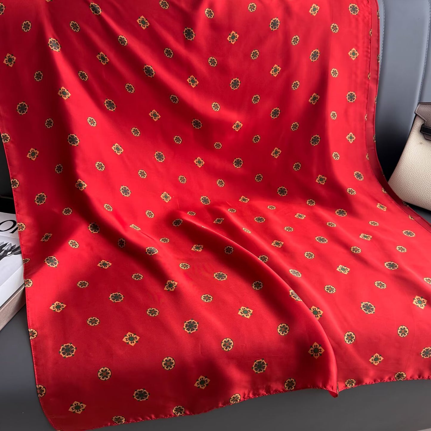 Simple and elegant, versatile small floral Duoli brocade long silk scarf, spring and summer travel vacation with sunscreen shawl