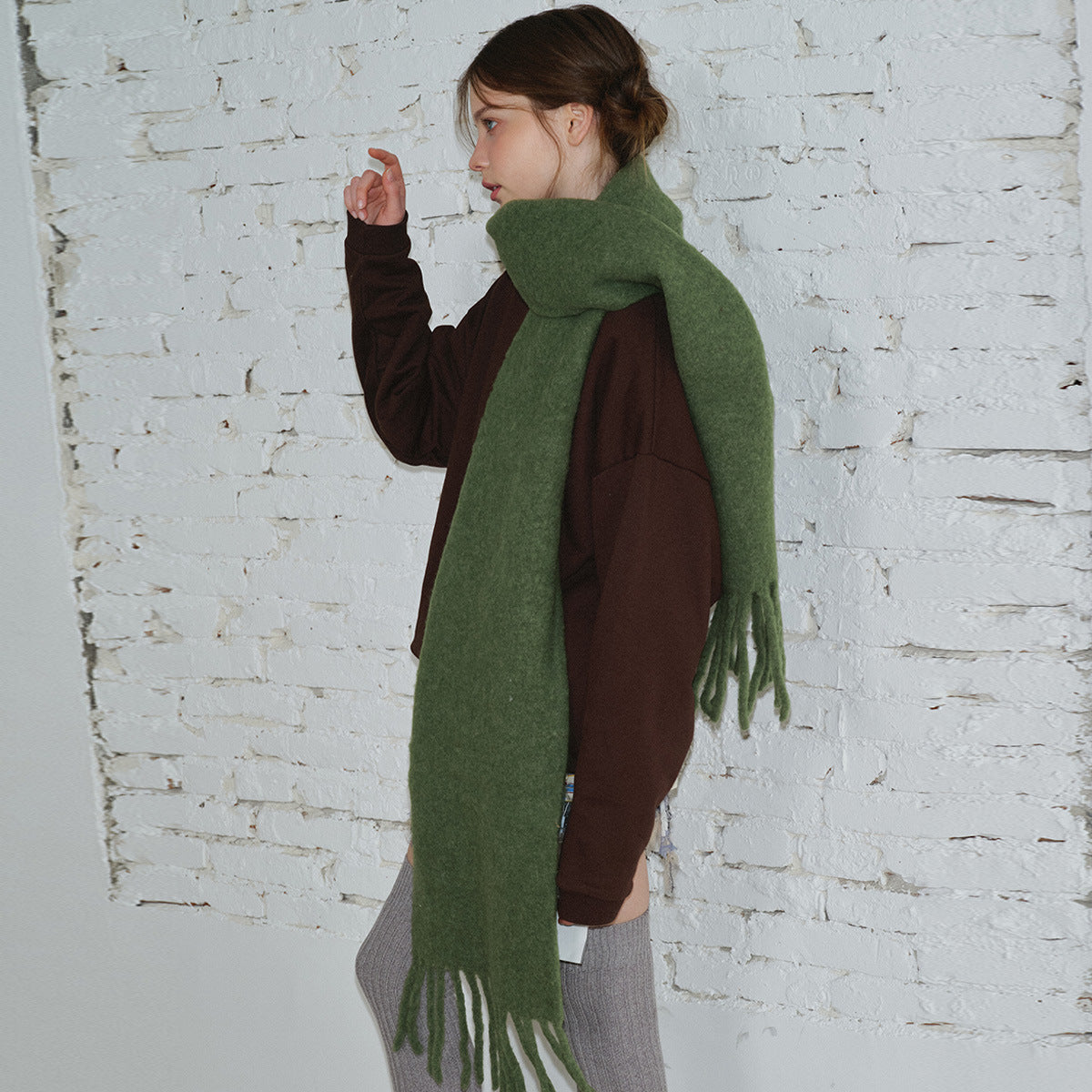 U's same style contains 32 wool solid color scarf for women, soft retro green wool in winter, ins atmosphere to increase the scarf
