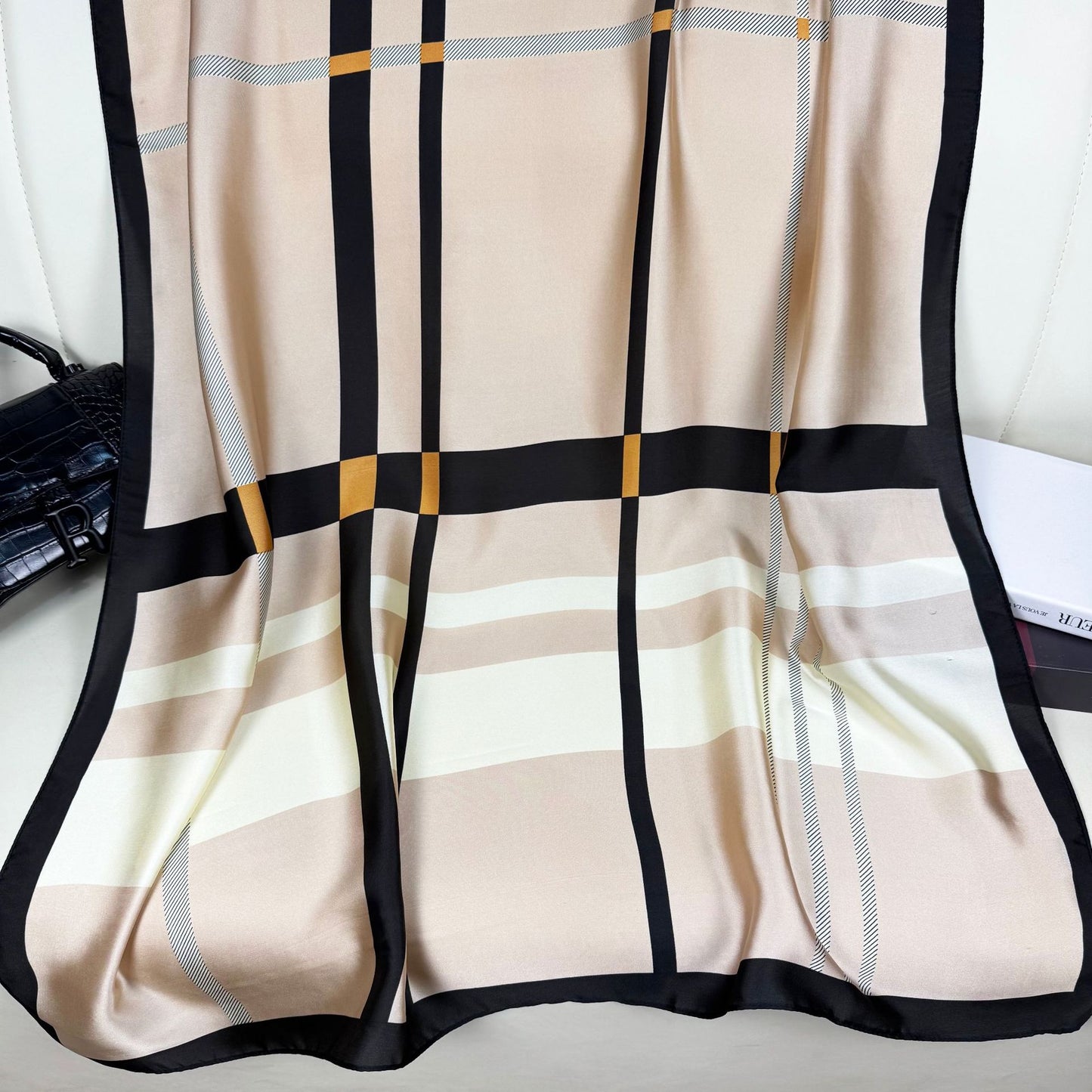 Simple and versatile geometric lines plaid damask printed silk scarf, new women's sunscreen shawl in spring, summer and autumn