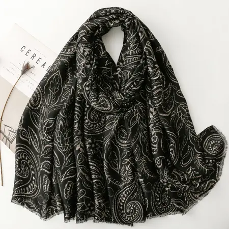 Floral Paisley Vintage Scarf Shawl – 180 × 88 cm detail
