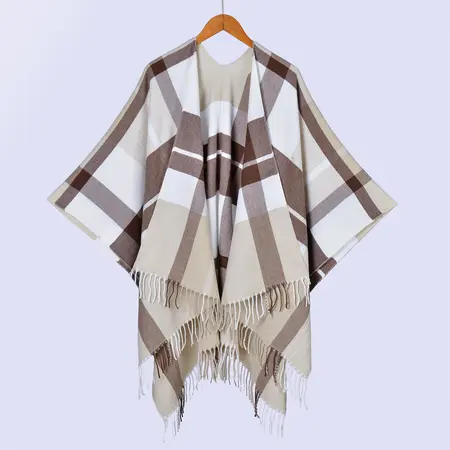 Unisex Plaid Knit Fringed Poncho – 130 × 150 cm detail