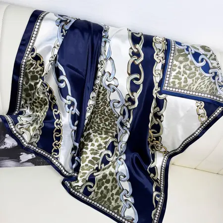 Floral Scarf Shawl – 90 × 90 cm detail