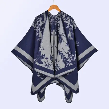 Jacquard Knit Vintage Poncho – 130 × 150 cm detail