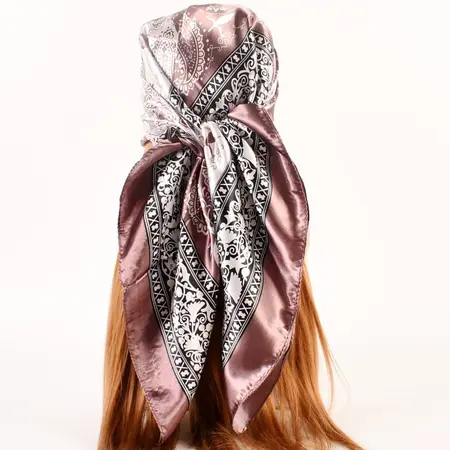 Printed Scarf Shawl – 90 × 90 cm detail