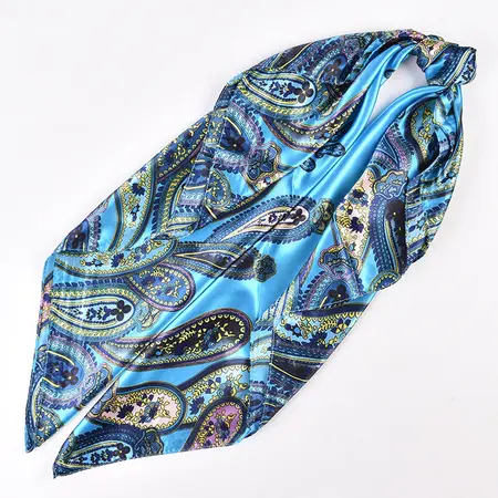 Vintage Scarf Shawl – 90 × 90 cm detail