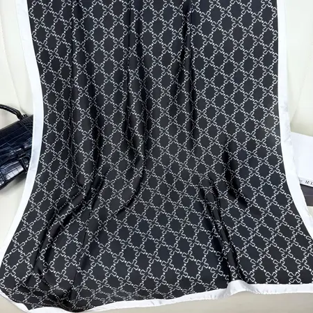 Silk Geometric Scarf Shawl – 90 × 180cm detail
