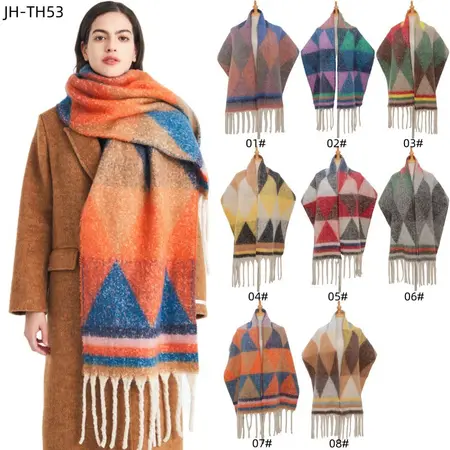 Jacquard Fringed Scarf Shawl – 185 × 40 cm + 15 cm fringe; 280 g per scarf detail