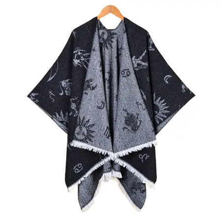 Jacquard Knit Fringed Reversible Poncho – 130 × 150 cm detail