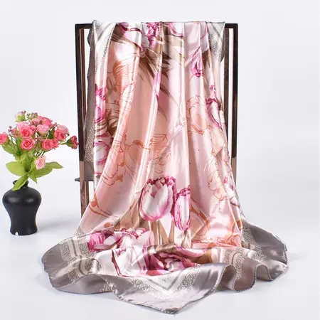 Printed Scarf Shawl – 90 × 90 cm detail
