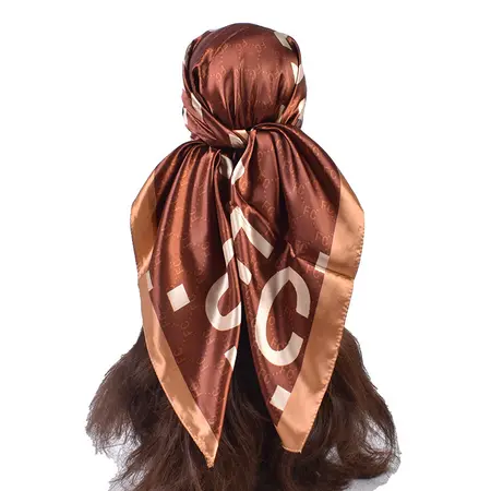 Scarf Shawl – 90 × 90 cm detail