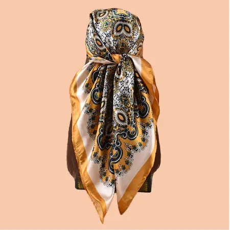 Geometric Scarf Shawl – 90 × 90 cm detail
