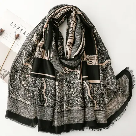 Paisley Geometric Scarf Shawl – 180 × 88 cm detail