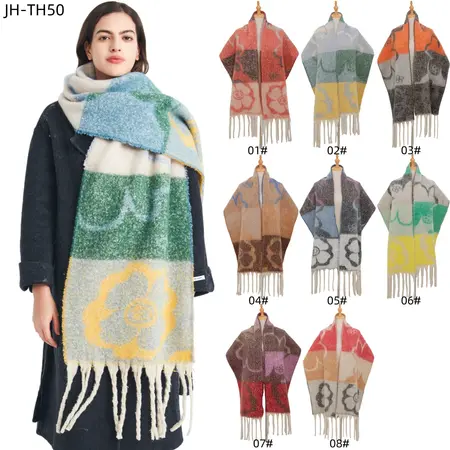 Floral Jacquard Scarf Shawl – 185 × 40 cm + 15 cm fringe; 280 g per scarf detail