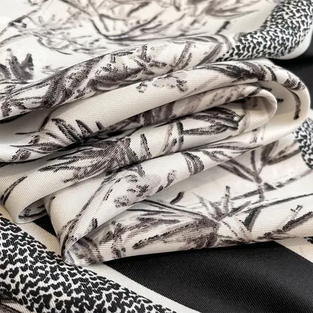 Women's Printed Scarf Shawl – 90 × 90 cm detail