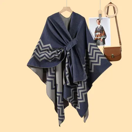 Knit Poncho – 130 × 150 cm detail