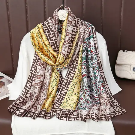 Colorblock Scarf Shawl – 90 × 180cm detail