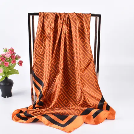 Silk Vintage Scarf Shawl – 90 × 90 cm detail