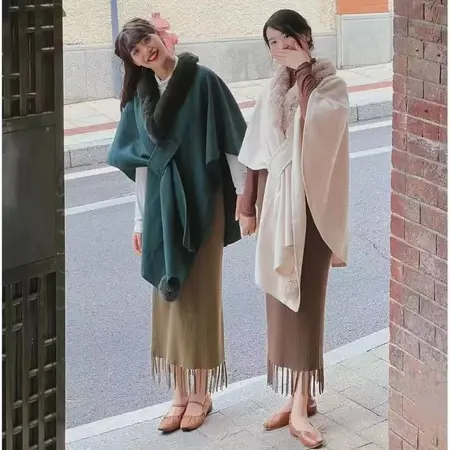 Knit Poncho detail
