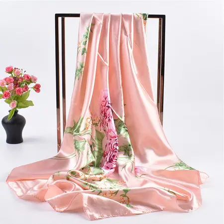 Scarf Shawl – 90 × 90 cm detail