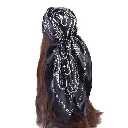 Floral Scarf Shawl – 90 × 90 cm detail
