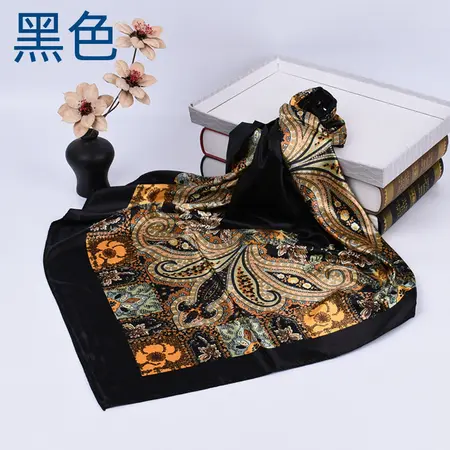 Silk Scarf Shawl – 90 × 90 cm detail
