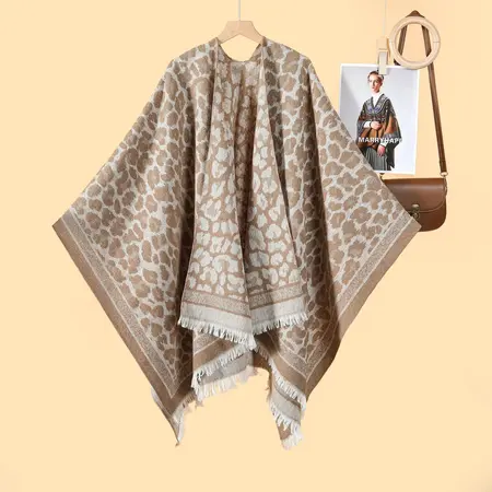 Women's Leopard Print Jacquard Reversible Printed Poncho – 130 × 150 cm detail