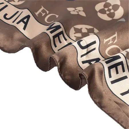 Scarf Shawl – 90 × 90 cm detail