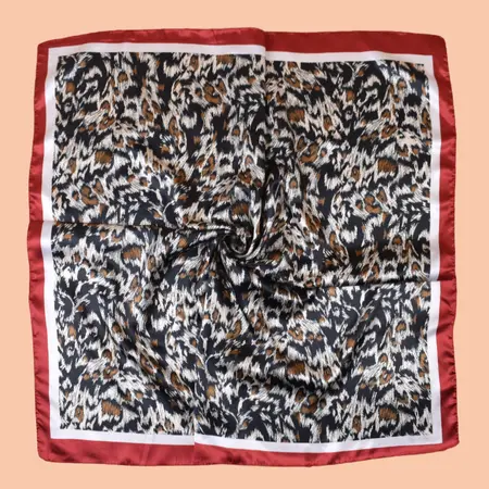 Leopard Print Printed Scarf Shawl – 90 × 90 cm detail