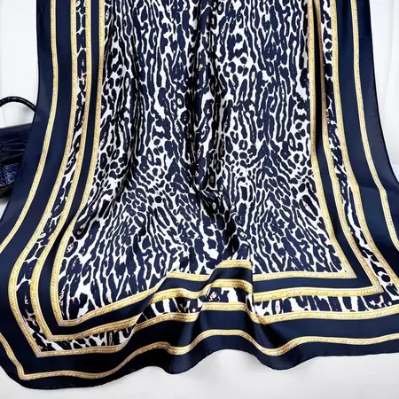 Leopard Print Printed Scarf Shawl – 90 × 180cm detail