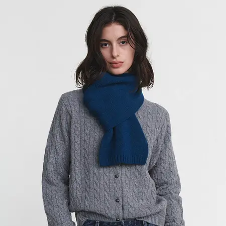 Women's 100% Wool Solid Color Scarf Shawl – 155 × 20 cm detail