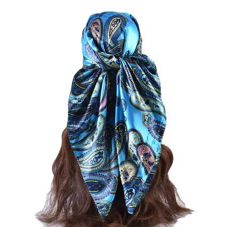 Vintage Scarf Shawl – 90 × 90 cm detail