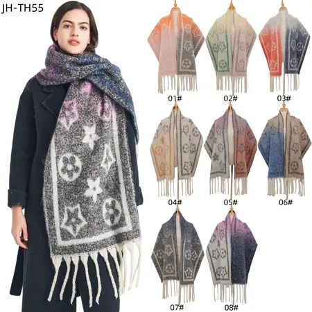 Jacquard Fringed Scarf Shawl – 185 × 40 cm + 15 cm fringe; 280 g per scarf detail