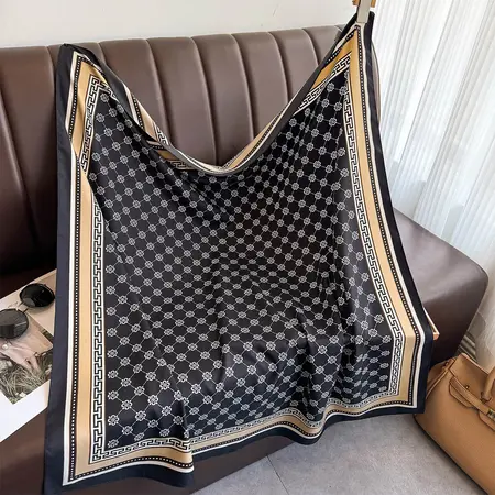Women's Twill Silk Scarf Shawl – 90 × 90 cm detail