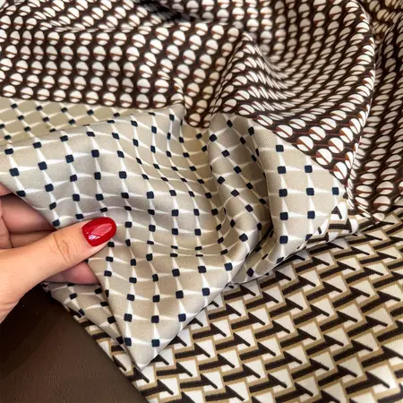 Women's Twill Silk Plaid Scarf Shawl – 90 × 90 cm detail