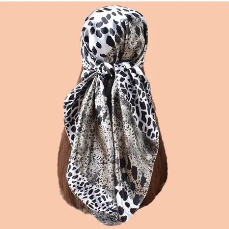 Colorblock Leopard Print Printed Scarf Shawl – 90 × 90 cm detail