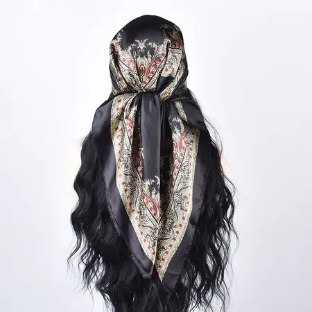 Silk Scarf Shawl – 90 × 90 cm detail