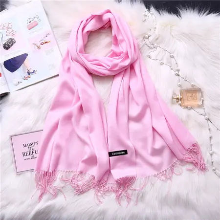 Faux Cashmere Solid Color Fringed Headscarf – 200 × 70 cm detail