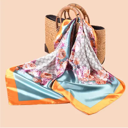 Floral Scarf Shawl – 90 × 90 cm detail