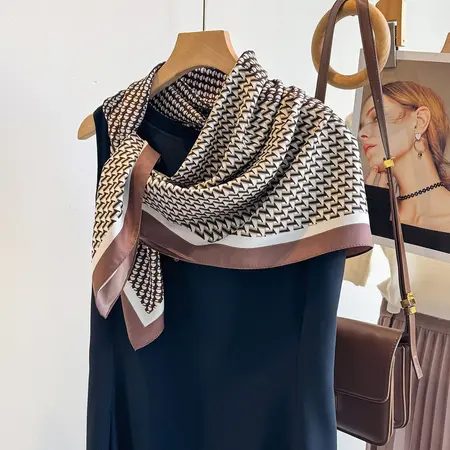 Women's Twill Silk Plaid Scarf Shawl – 90 × 90 cm detail