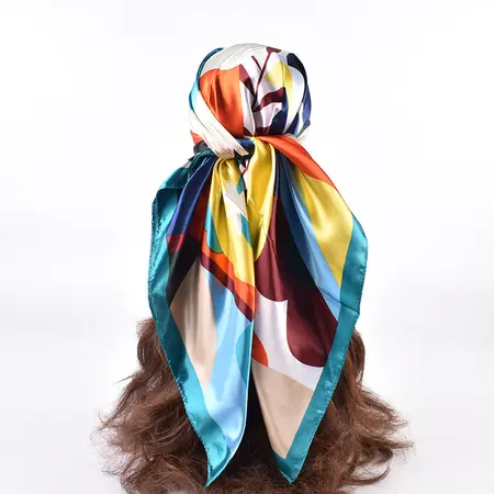 Vintage Scarf Shawl – 90 × 90 cm detail