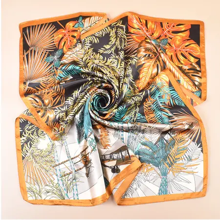 Scarf Shawl – 90 × 90 cm detail